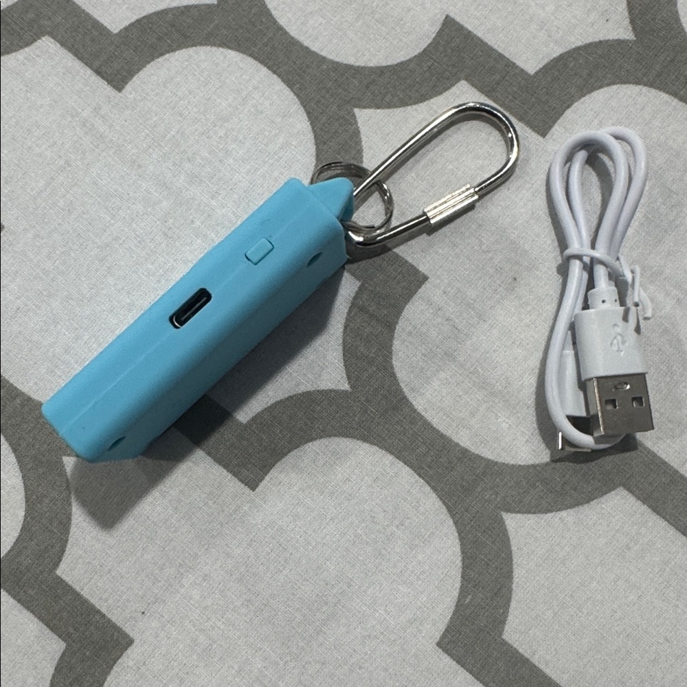 Flipo Keychain LED Light Micro Guard - Picture 3 of 5